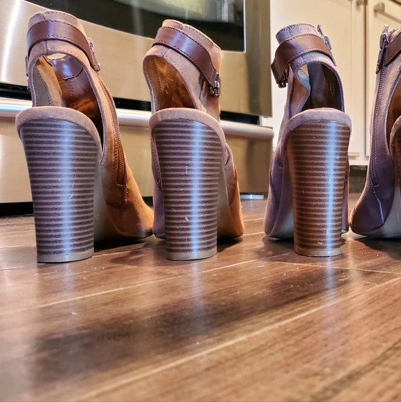 💥Camel Suede Ankle Booties w/ open toe block stacked heel! - Picture 3 of 5